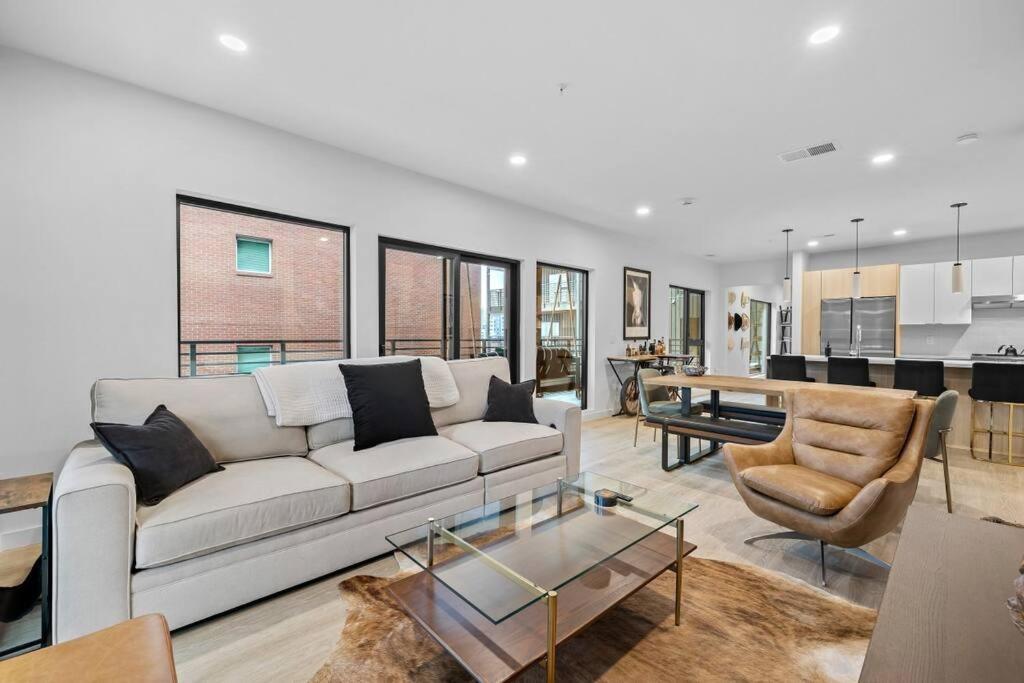 Apartamento Skyline View, Pool, Gym, Balcony'S, Walk To Bway! Nashville Exterior foto