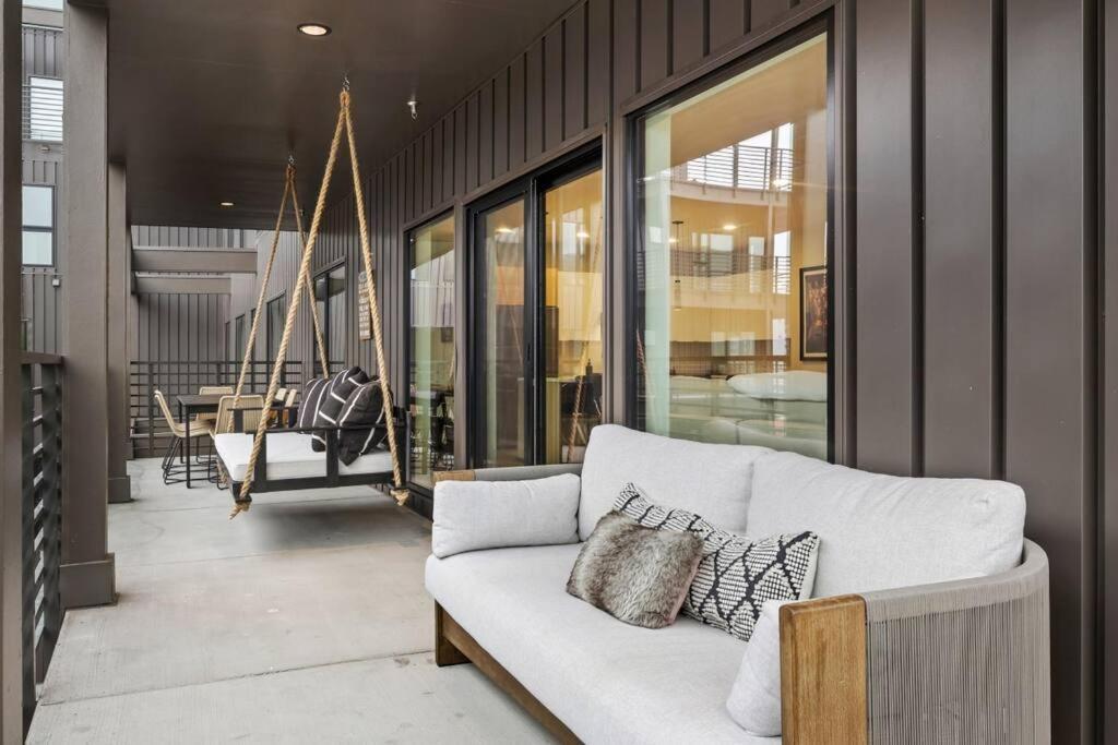 Apartamento Skyline View, Pool, Gym, Balcony'S, Walk To Bway! Nashville Exterior foto