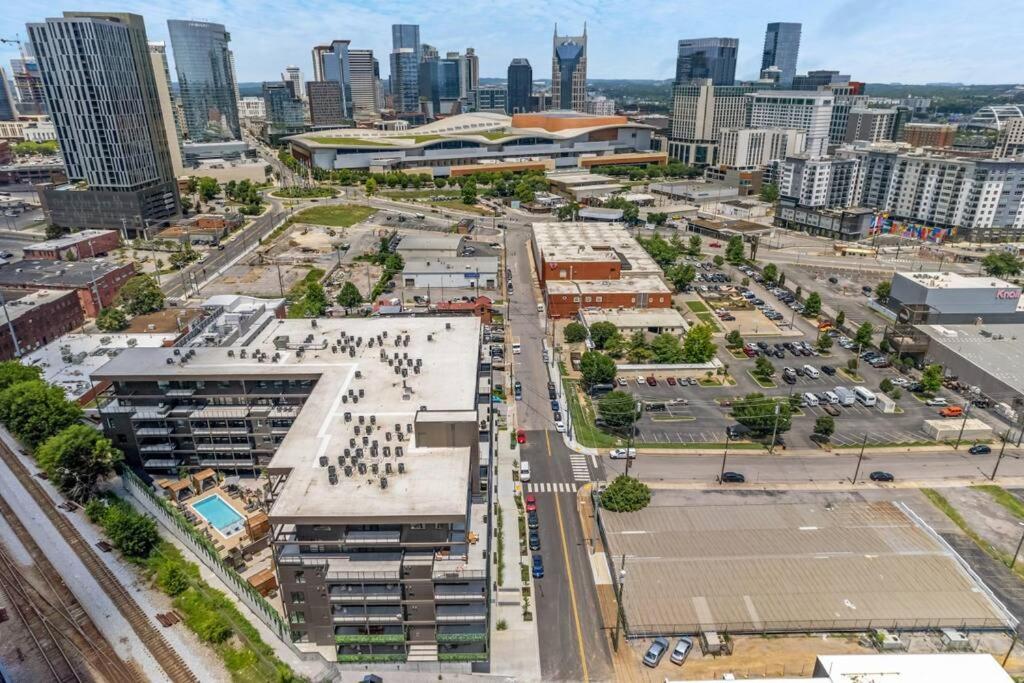 Apartamento Skyline View, Pool, Gym, Balcony'S, Walk To Bway! Nashville Exterior foto