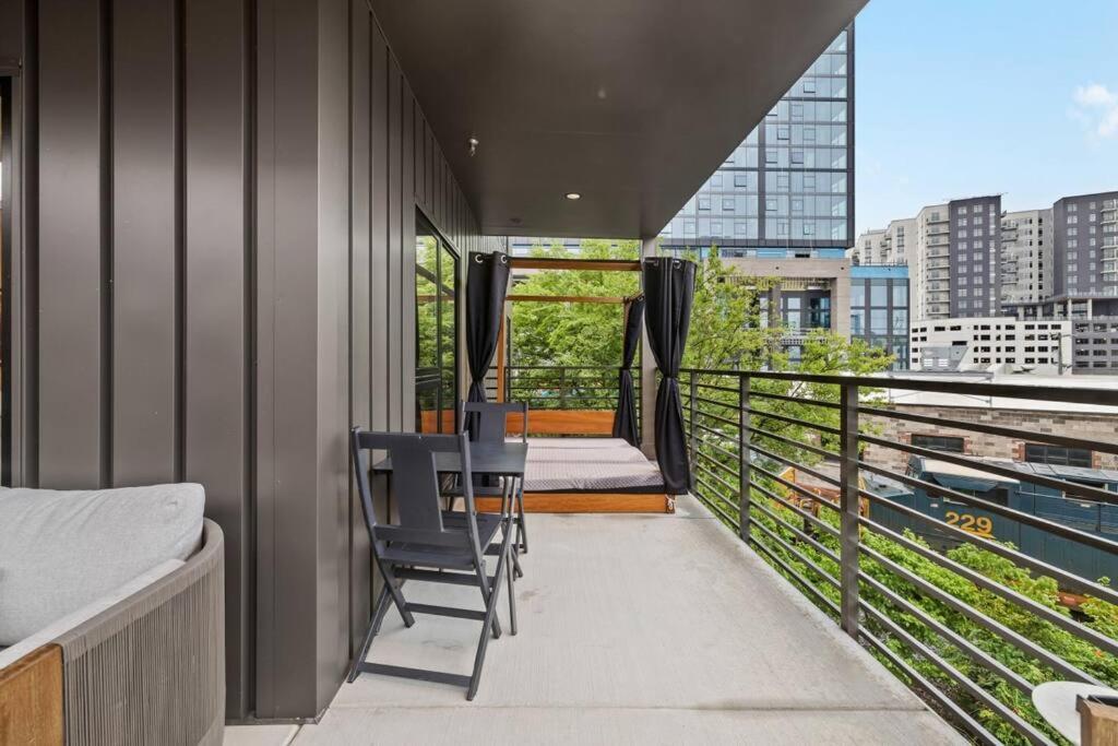 Apartamento Skyline View, Pool, Gym, Balcony'S, Walk To Bway! Nashville Exterior foto